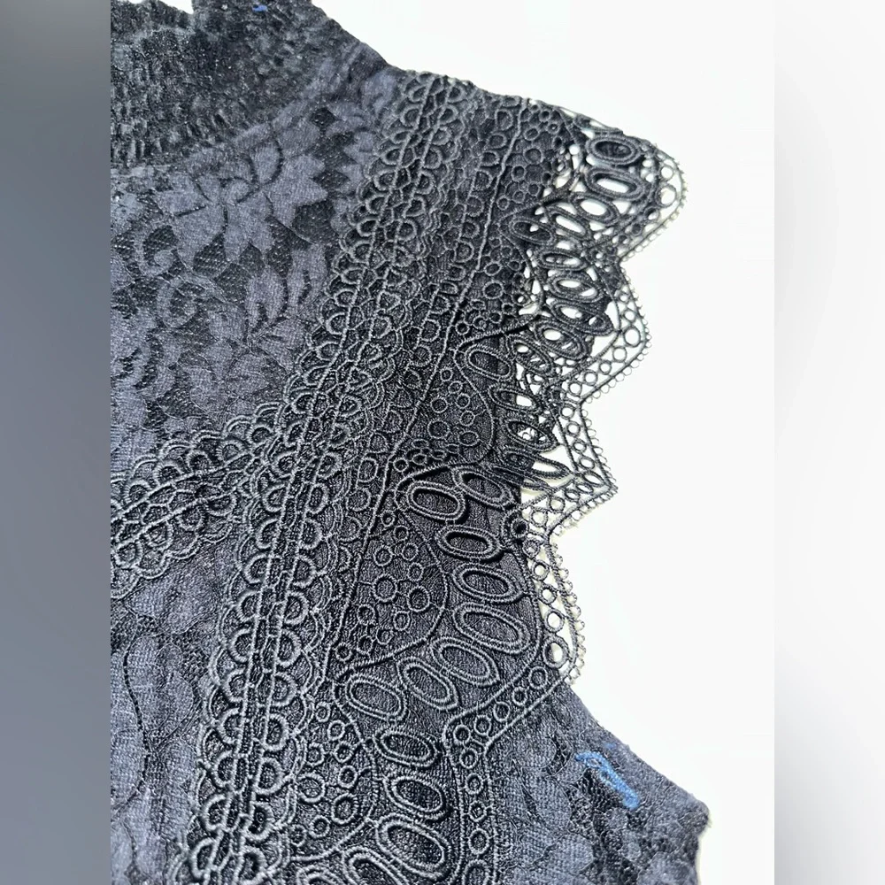 🔴Cable & Gauge Black Ruffled Lace Blouse Size XL - Picture 2 of 12